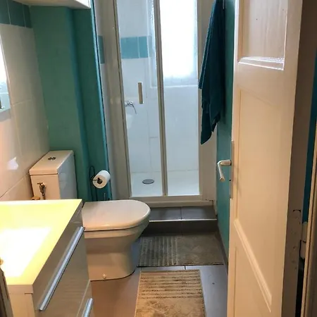 Apartment Monfs Clermont-ferrand, Pres De Toute Commodites *