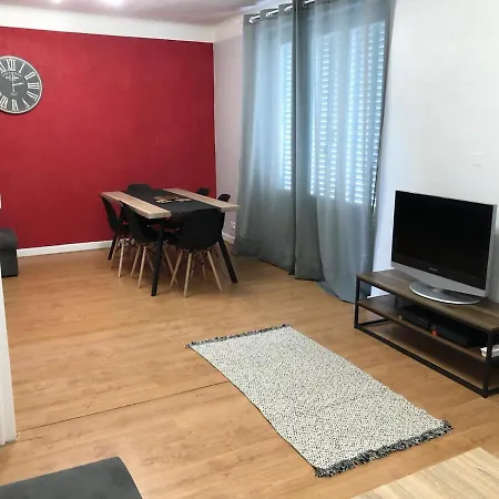 Apartment Monfs Clermont-ferrand, Pres De Toute Commodites Clermont-Ferrand